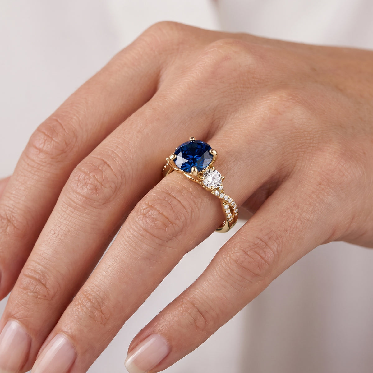 _lifestyle_image@SKU:RG948-NCSR02000004Y #metal_14k-yellow-gold+origin_lab-created