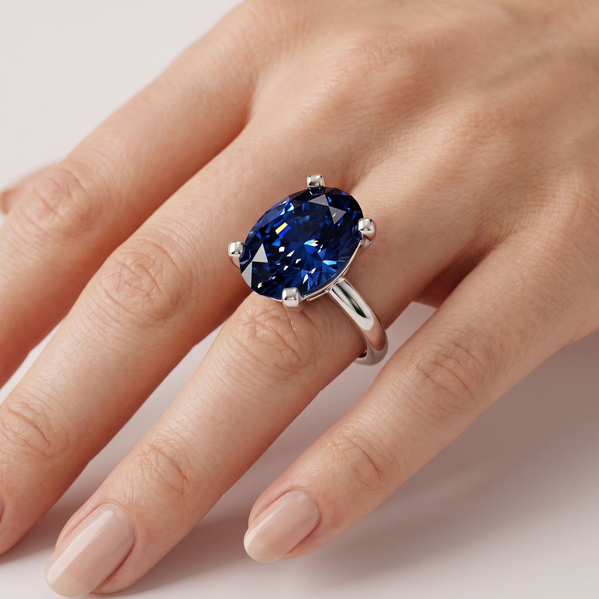 _lifestyle_image@SKU:RG952-NCSO04000004W #metal_14k-white-gold+origin_lab-created