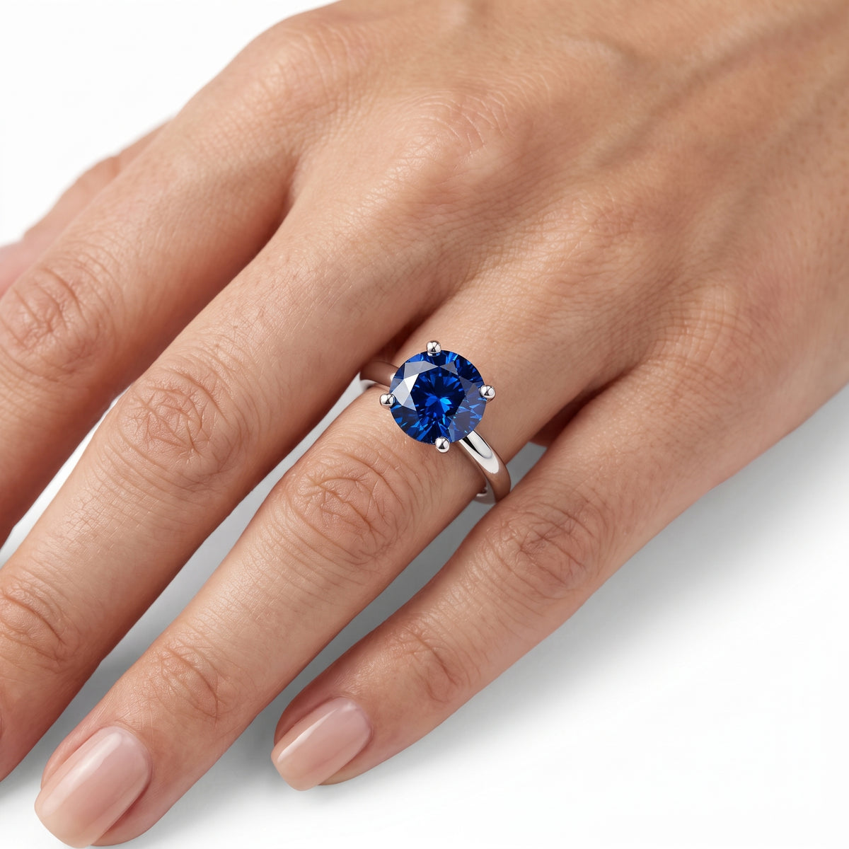 _lifestyle_image@SKU:RG952-NCSR02000004W #metal_14k-white-gold+origin_lab-created