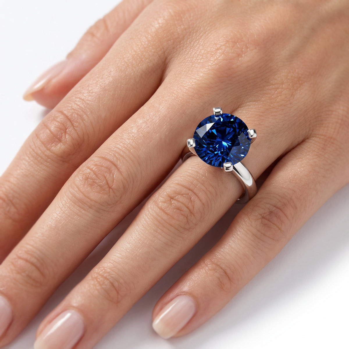 _lifestyle_image@SKU:RG952-NCSR04000004W #metal_14k-white-gold+origin_lab-created