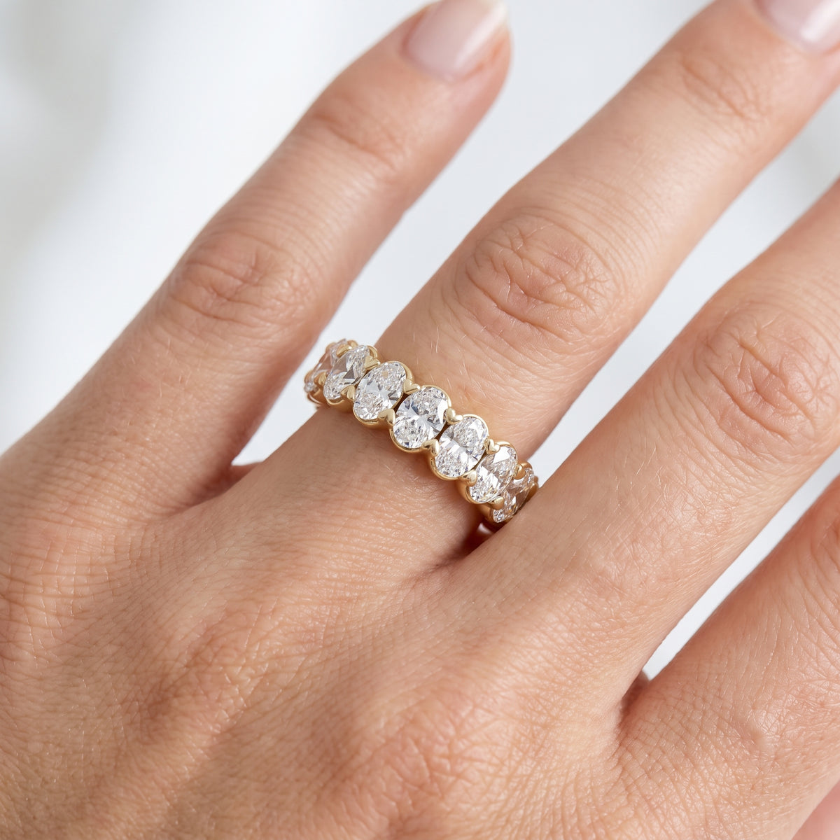 _lifestyle_image@SKU:T1731-LADO04000004Y #metal_10k-yellow-gold+origin_lab-grown+quality_g-si