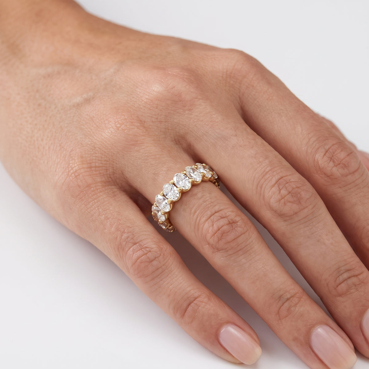 _lifestyle_image@SKU:T1731-LADO05040004Y #metal_10k-yellow-gold+origin_lab-grown+quality_g-si