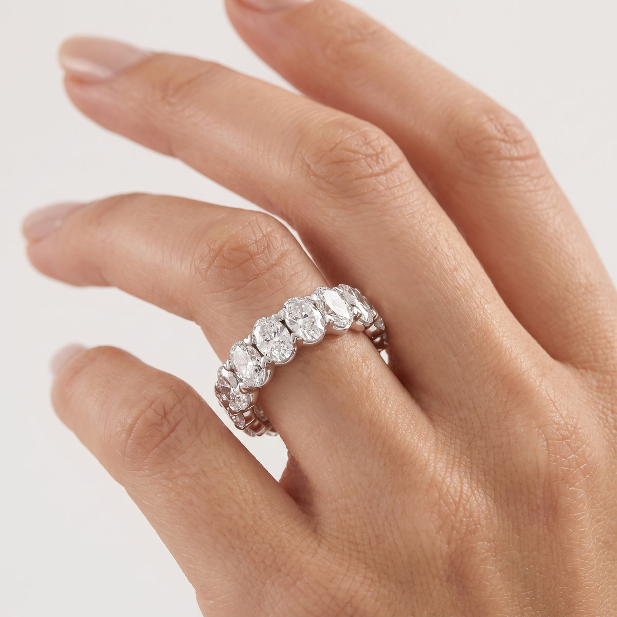 _lifestyle_image@SKU:T1731-LADO0504000DW #metal_silver+origin_lab-grown+quality_g-si
