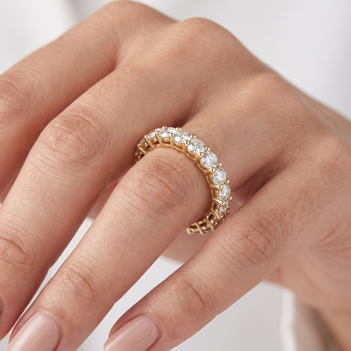 _lifestyle_image@SKU:T1731-LADR04080004Y #metal_10k-yellow-gold+origin_lab-grown+quality_g-si