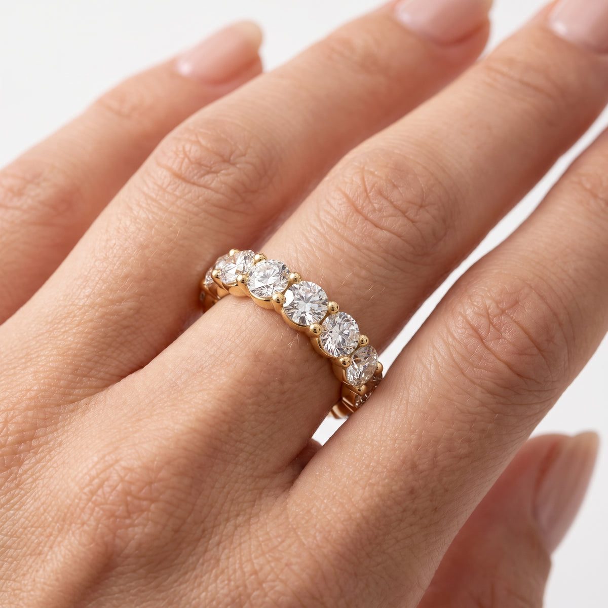 _lifestyle_image@SKU:T1731-LADR05180004Y #metal_10k-yellow-gold+origin_lab-grown+quality_g-si