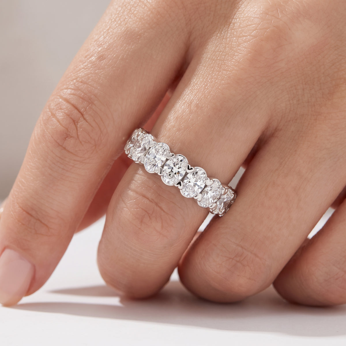 _lifestyle_image@SKU:T1731-NADO0299000PL #metal_platinum+origin_lab-grown+quality_ef-vs2+