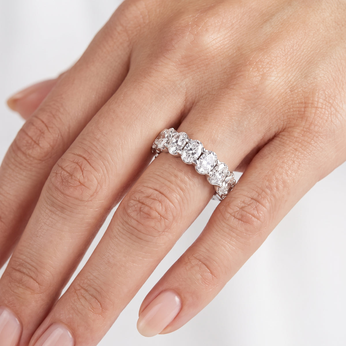 _lifestyle_image@SKU:T1731-NADO05040004W #metal_14k-white-gold+origin_lab-grown+quality_ef-vs2+