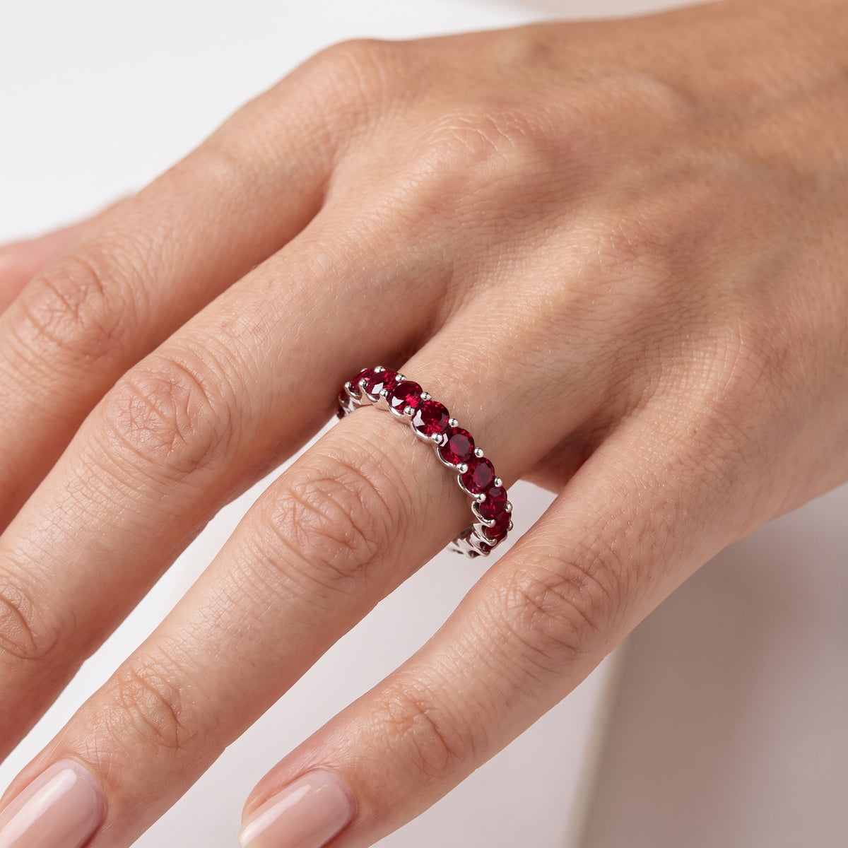_lifestyle_image@SKU:TG986-LCRR01980004W #metal_10k-white-gold+origin_lab-created