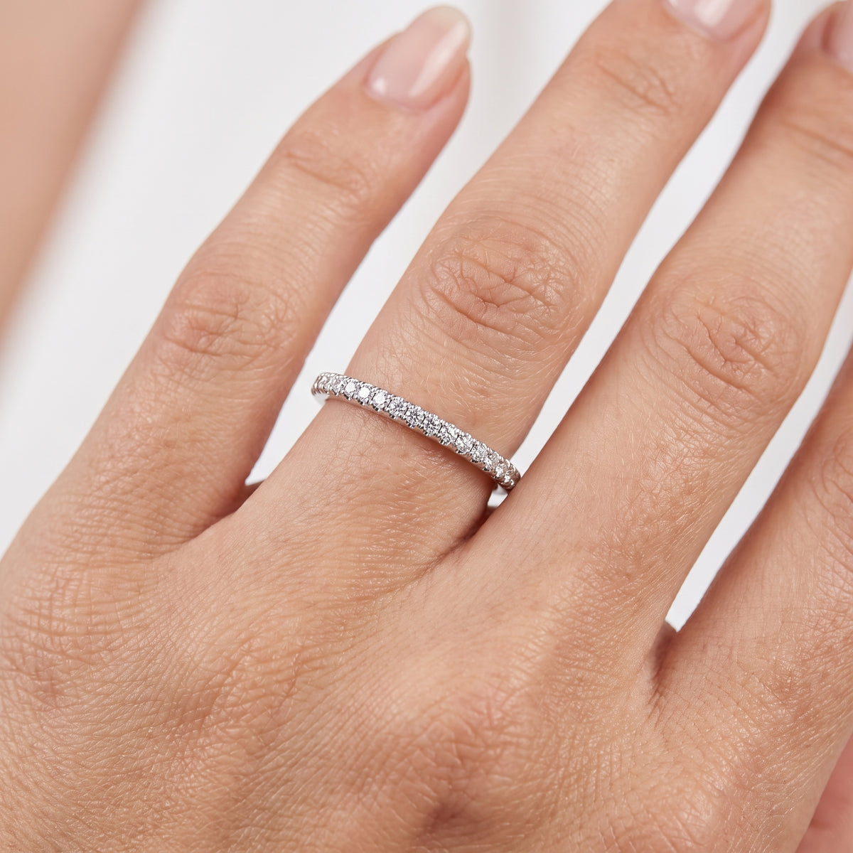 _lifestyle_image@SKU:W1939-NADR00120004W #metal_14k-white-gold+origin_lab-grown+quality_ef-vs2+