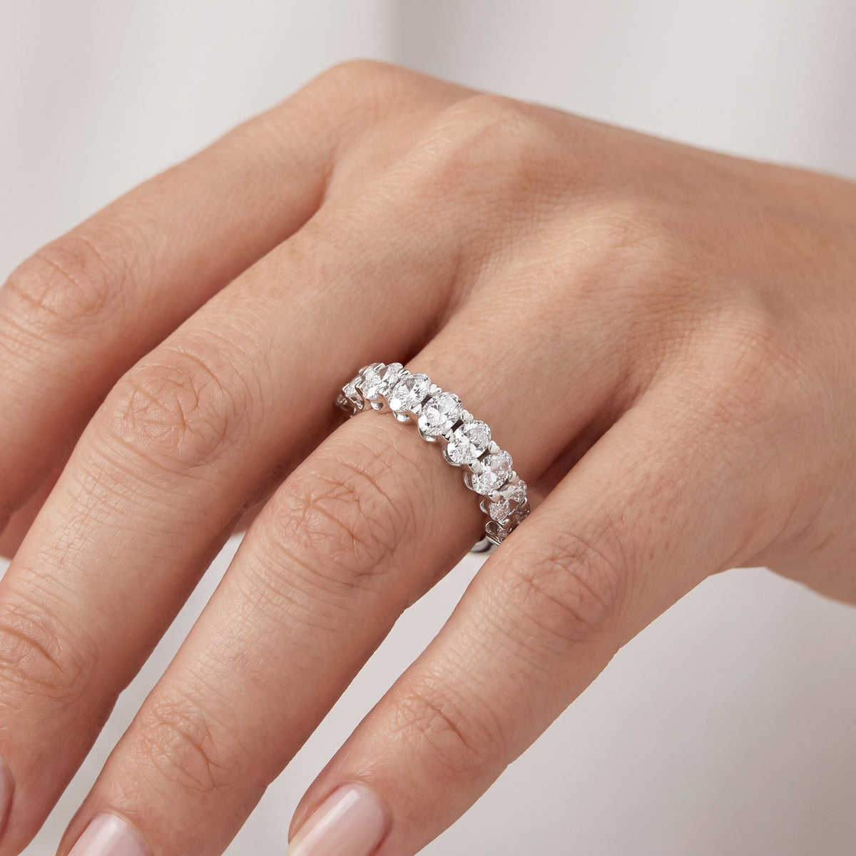 _lifestyle_image@SKU:W3533-NADO0106000PL #metal_platinum+origin_lab-grown+quality_ef-vs2+