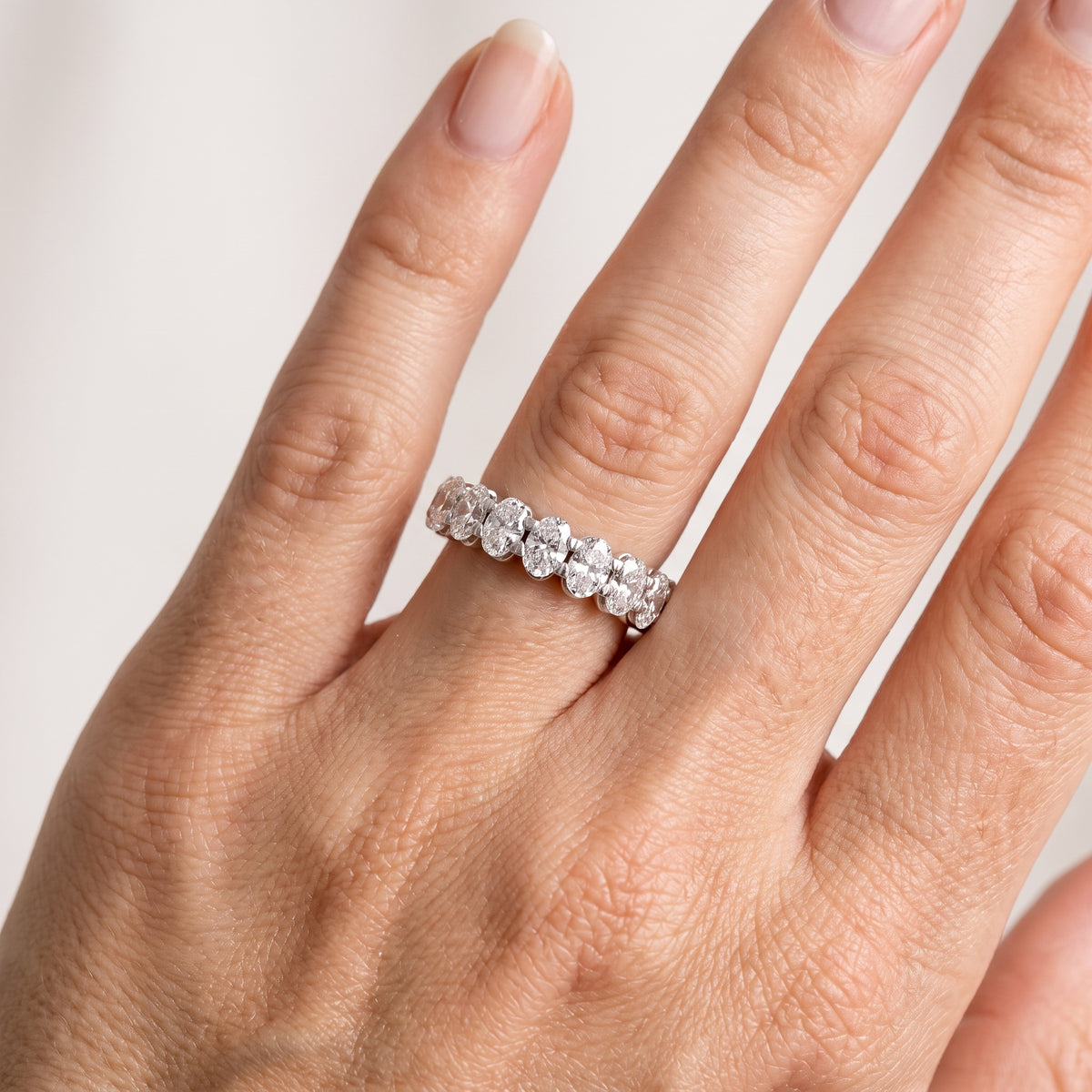 _lifestyle_image@SKU:W3534-NADO01000004W #metal_14k-white-gold+origin_lab-grown+quality_ef-vs2+
