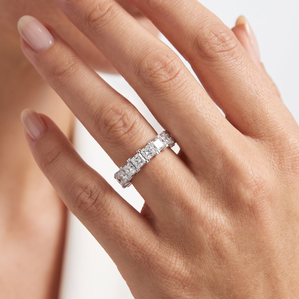 _lifestyle_image@SKU:W3541-NADP0203000PL #metal_platinum+origin_lab-grown+quality_ef-vs2+