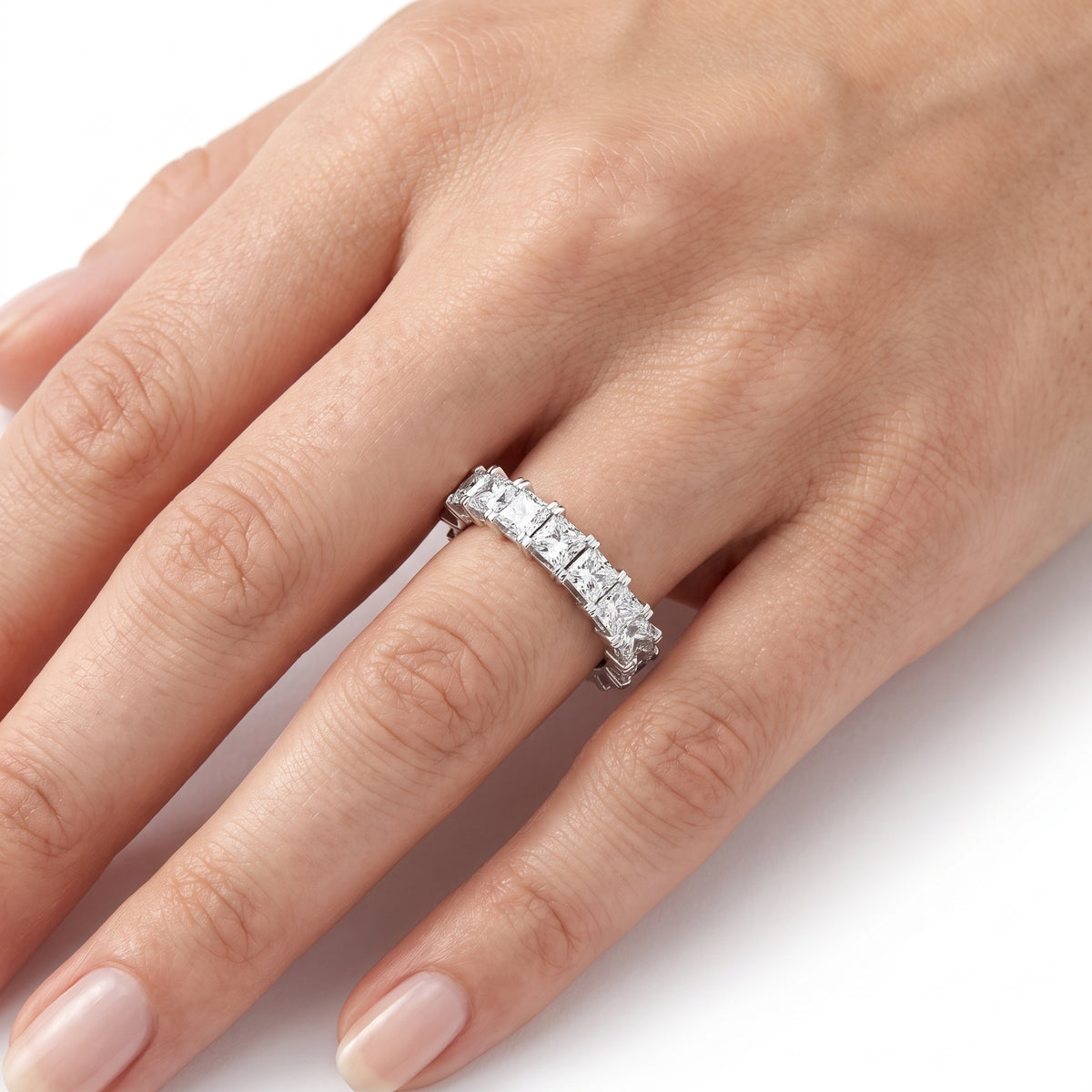 _lifestyle_image@SKU:W3541-NADP0300000PL #metal_platinum+origin_lab-grown+quality_ef-vs2+