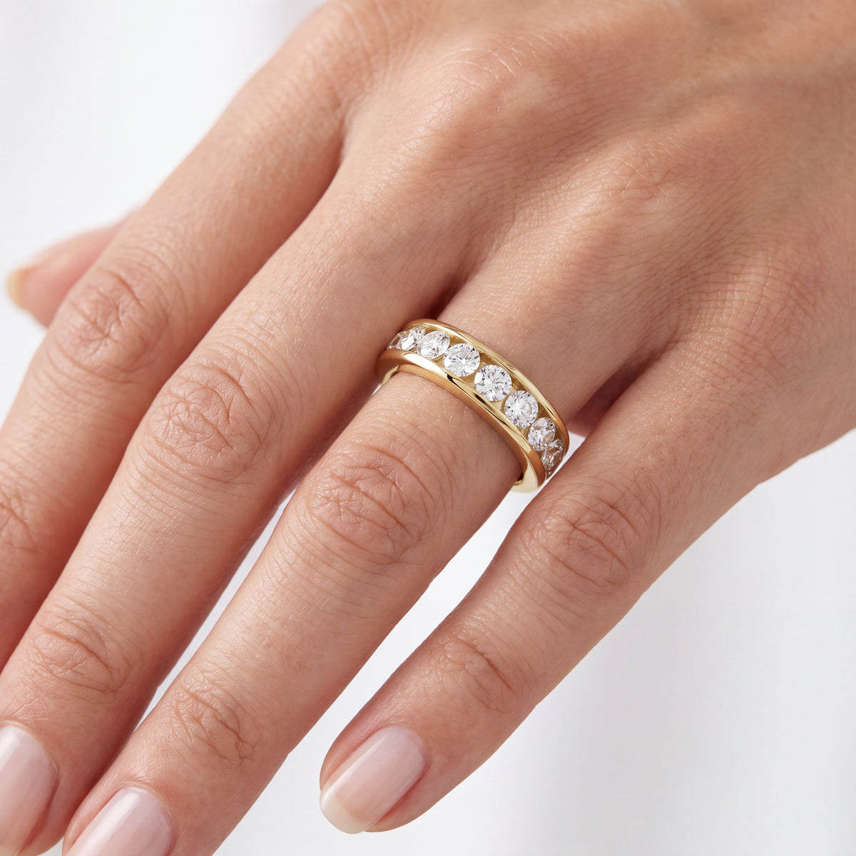 _lifestyle_image@SKU:W5152-NADR02000004Y #metal_14k-yellow-gold+origin_lab-grown+quality_ef-vs2+