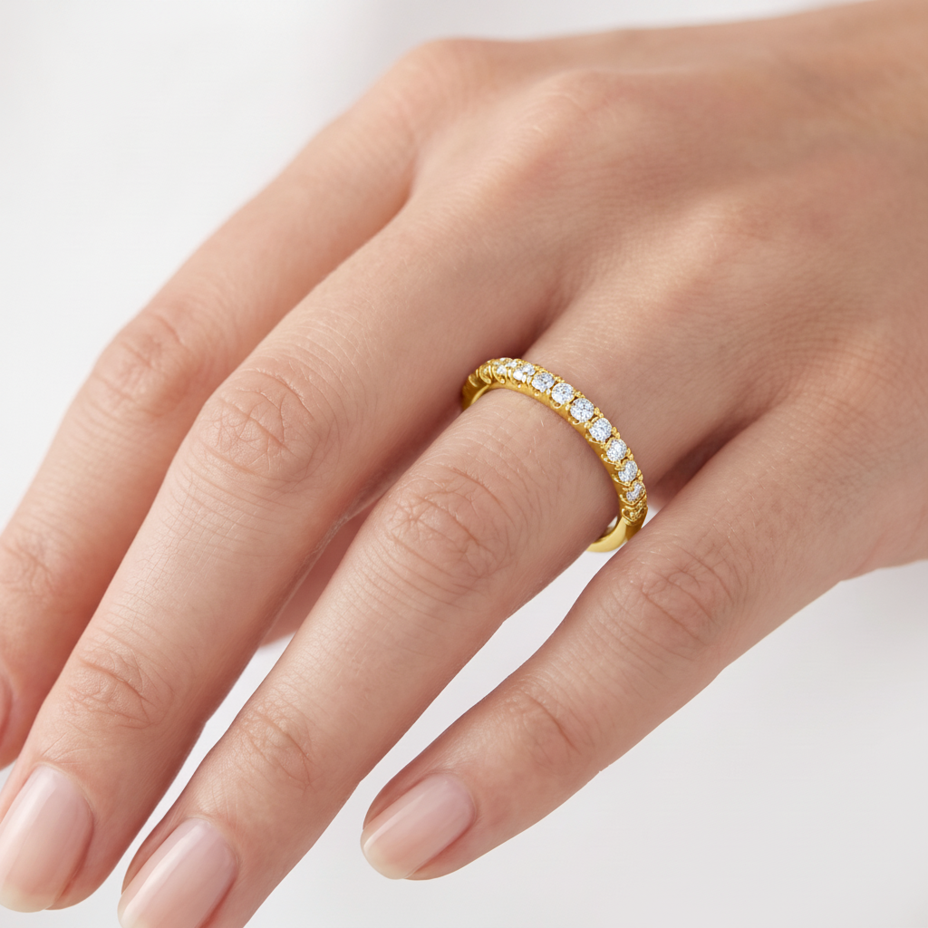 _lifestyle_image@SKU:W6203-NADR00330004Y #metal_14k-yellow-gold+origin_lab-grown+quality_ef-vs2+