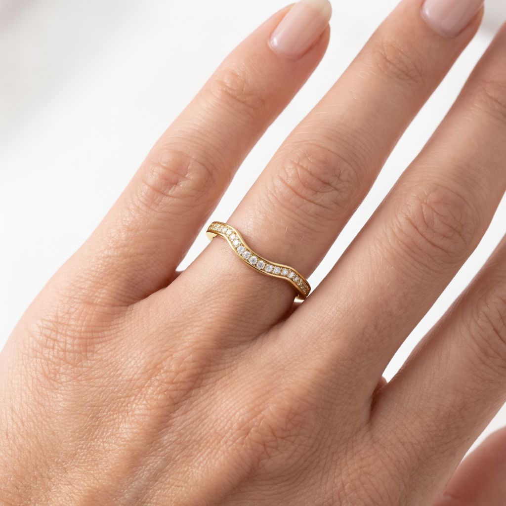 _lifestyle_image@SKU:W8002-NADR00100004Y #metal_14k-yellow-gold+origin_lab-grown+quality_ef-vs2+