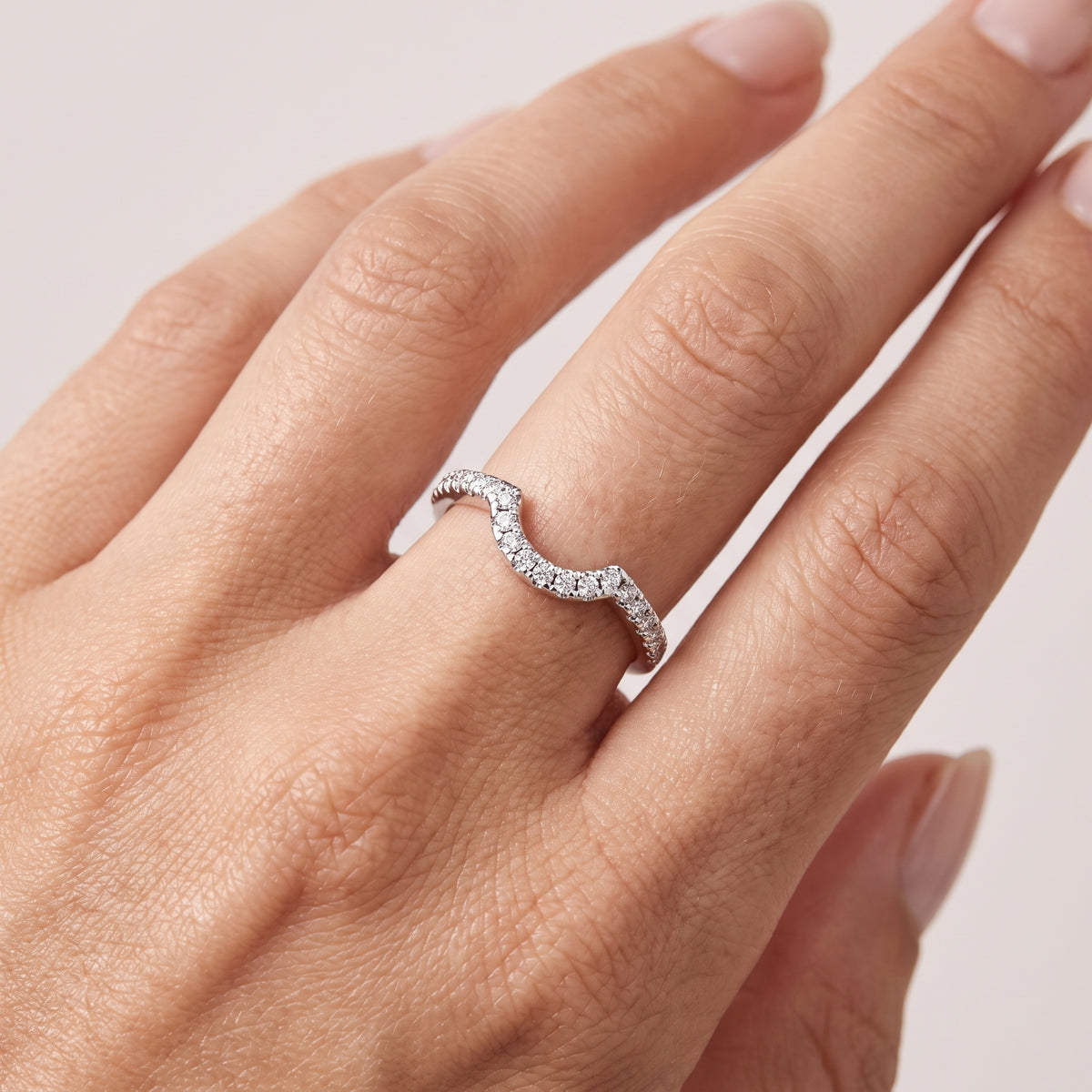 _lifestyle_image@SKU:W9280-NADR00200004W #metal_14k-white-gold+origin_lab-grown+quality_ef-vs2+