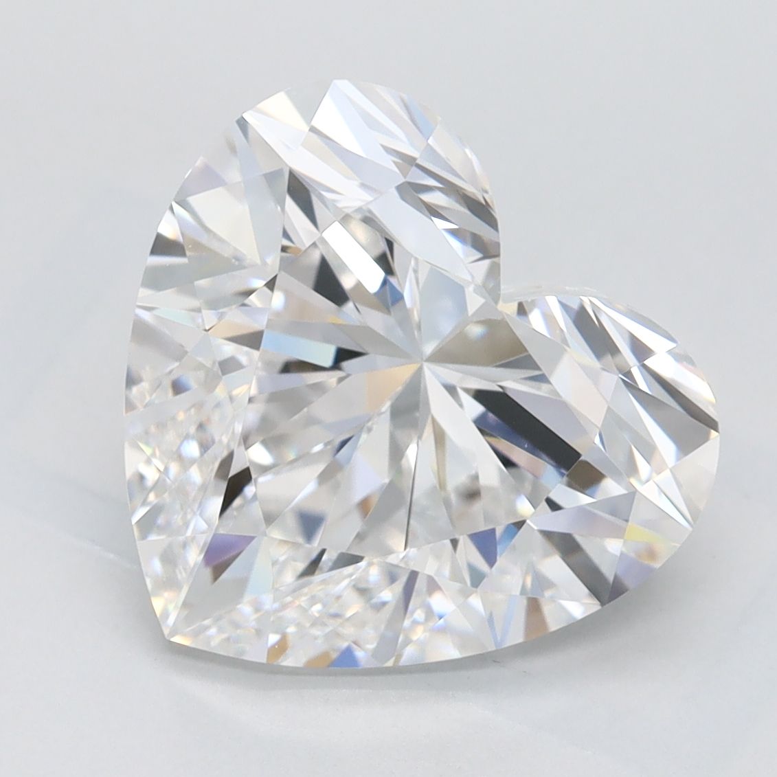 _roll_image@ #carat-weight_4+shape_heart+quality_ef-vs2