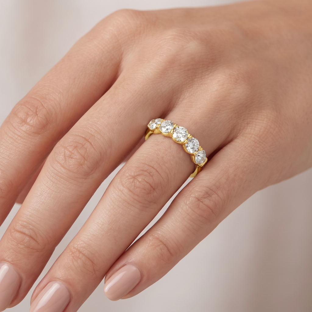 _lifestyle_image@SKU:A0809-NADR02000004Y #metal_14k-yellow-gold+origin_lab-grown+quality_ef-vs2+