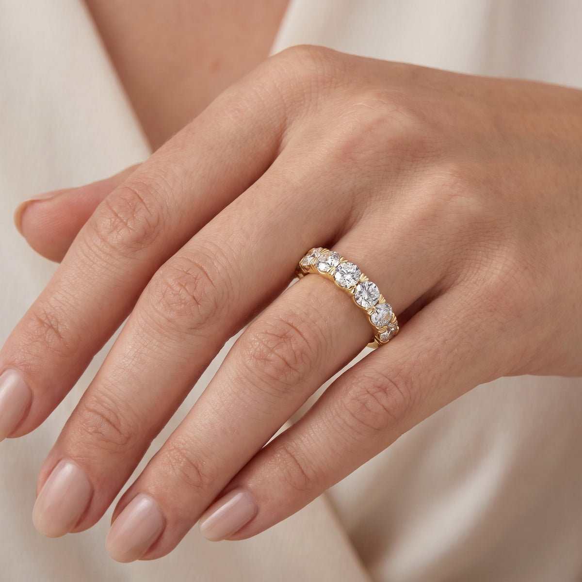 _lifestyle_image@SKU:A1173-NADR02000004Y #metal_14k-yellow-gold+origin_lab-grown+quality_ef-vs2+