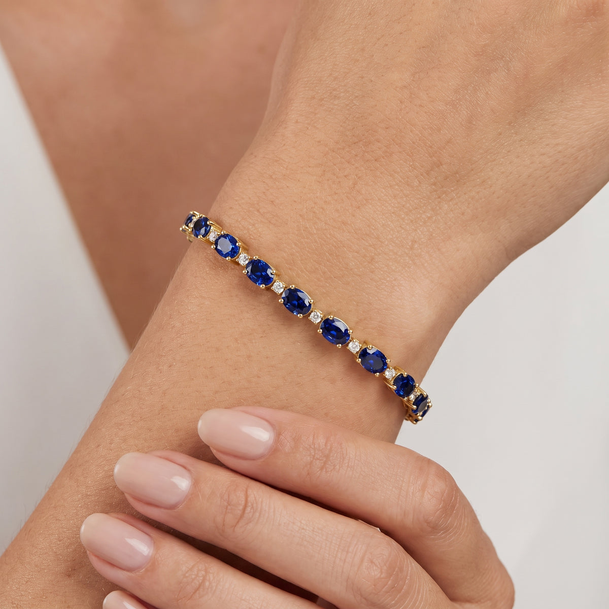 _lifestyle_image@SKU:B5906-LCSO0131500DY #metal_14k-yellow-gold-vermeil+origin_lab-created