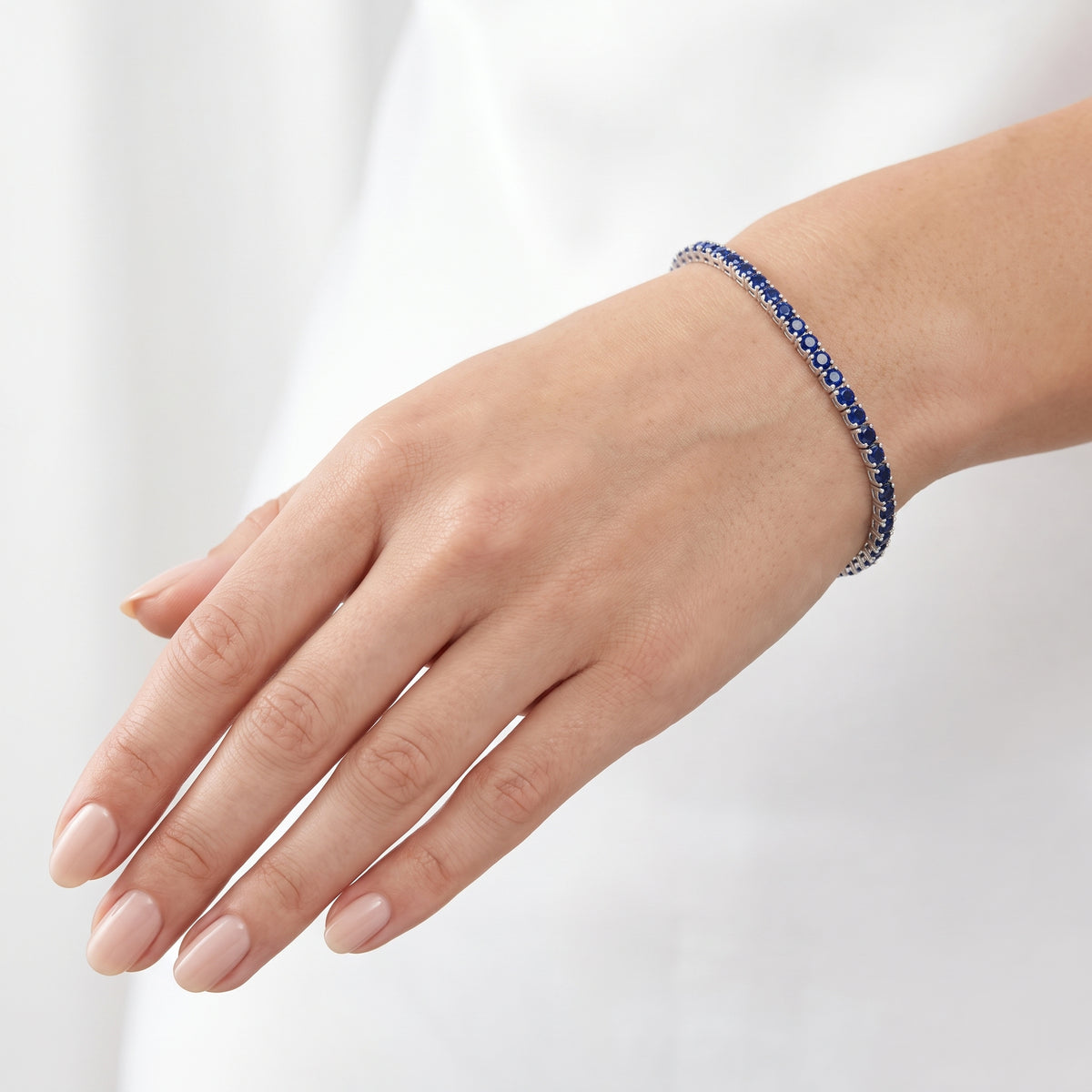 _lifestyle_image@SKU:BG905-BSDR0200000DW #metal_silver+origin_lab-grown