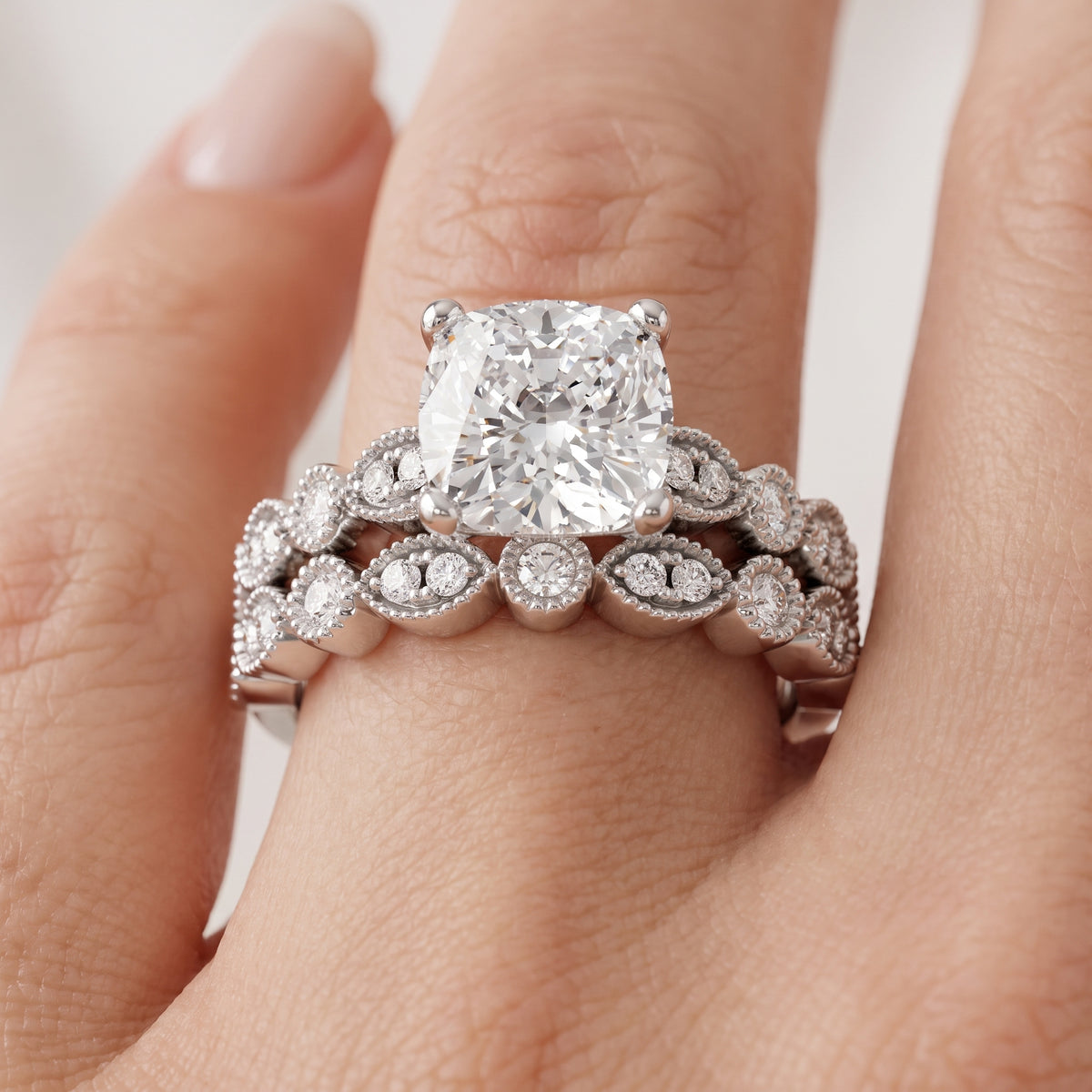 _lifestyle_image@SKU:D0635-NADC0200000PL #metal_platinum+origin_lab-grown+quality_ef-vs2+