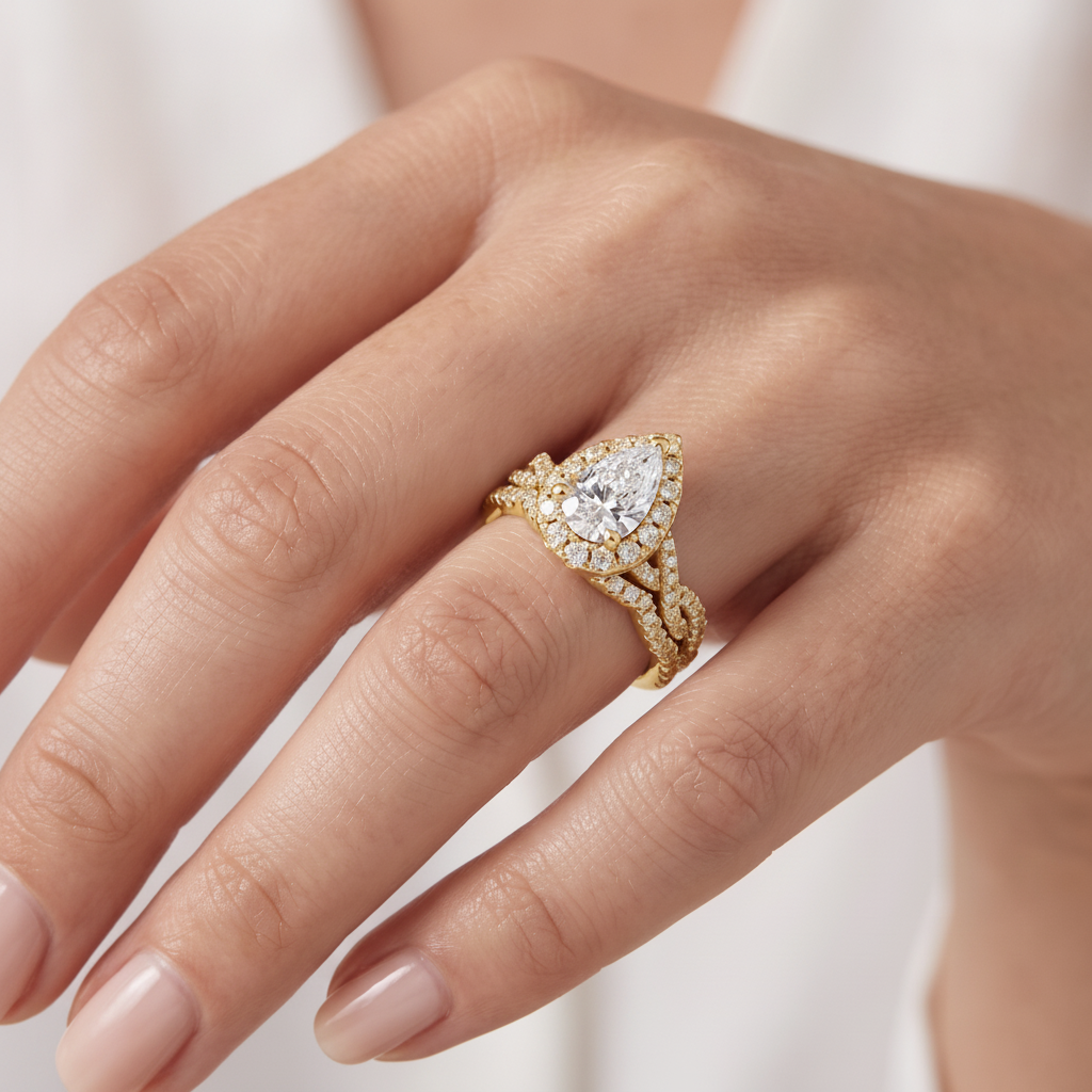 _lifestyle_image@SKU:D7669-LGDD01000004Y #metal_14k-yellow-gold+origin_lab-grown+quality_ef-vs2+