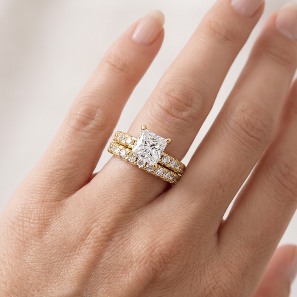 _lifestyle_image@SKU:D9614-LGDP02000004Y #metal_14k-yellow-gold+origin_lab-grown+quality_ef-vs2+