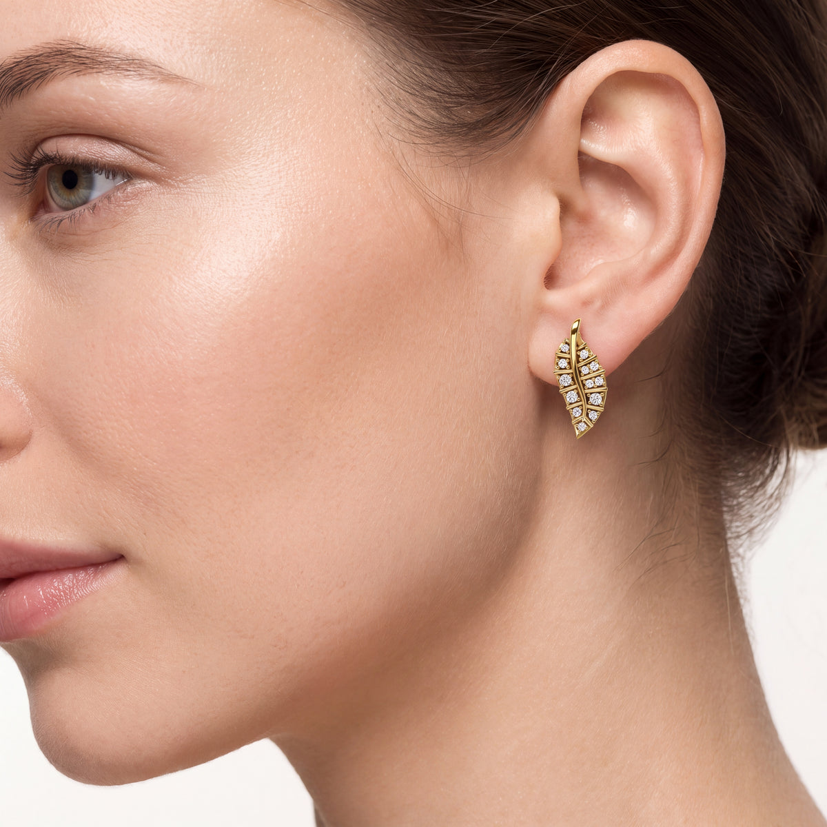 _lifestyle_image@SKU:E0538-LADR00150004Y #metal_10k-yellow-gold+origin_lab-grown+quality_g-si