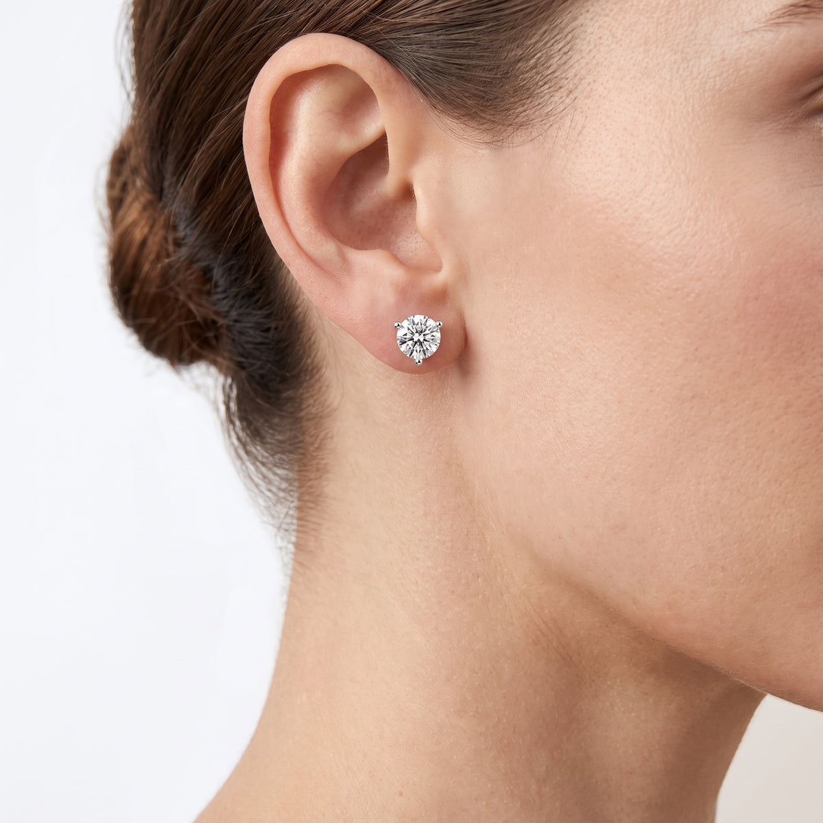 _lifestyle_image@SKU:E1121-LADR03000004W #metal_10k-white-gold+origin_lab-grown+quality_g-si