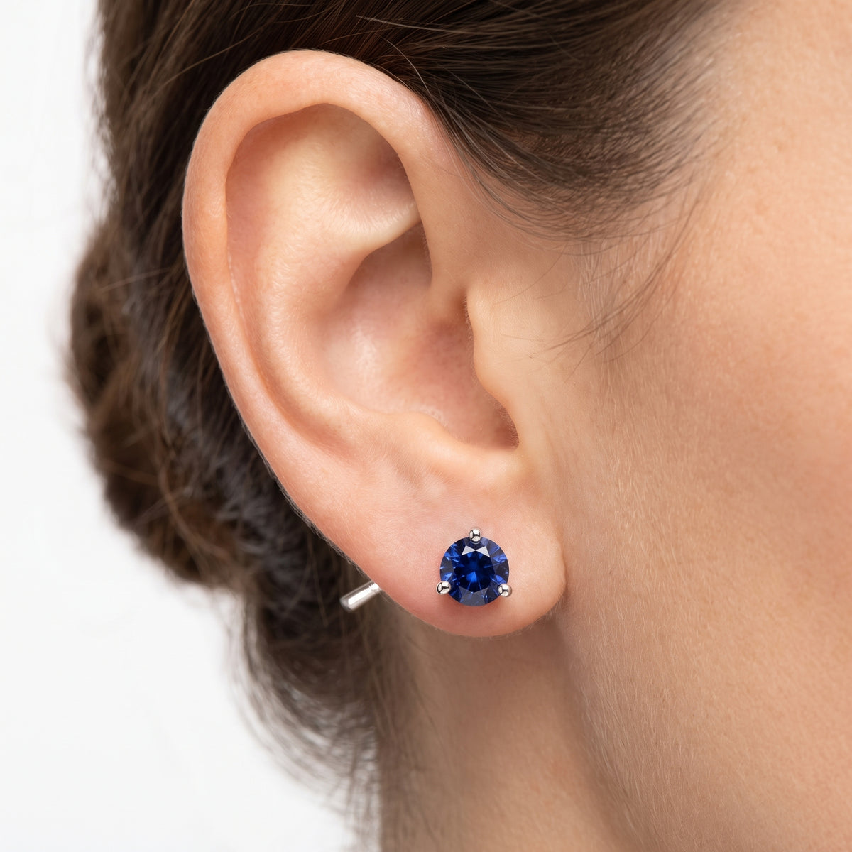 _lifestyle_image@SKU:E112G-BSDR00500004W #metal_10k-white-gold+origin_lab-grown