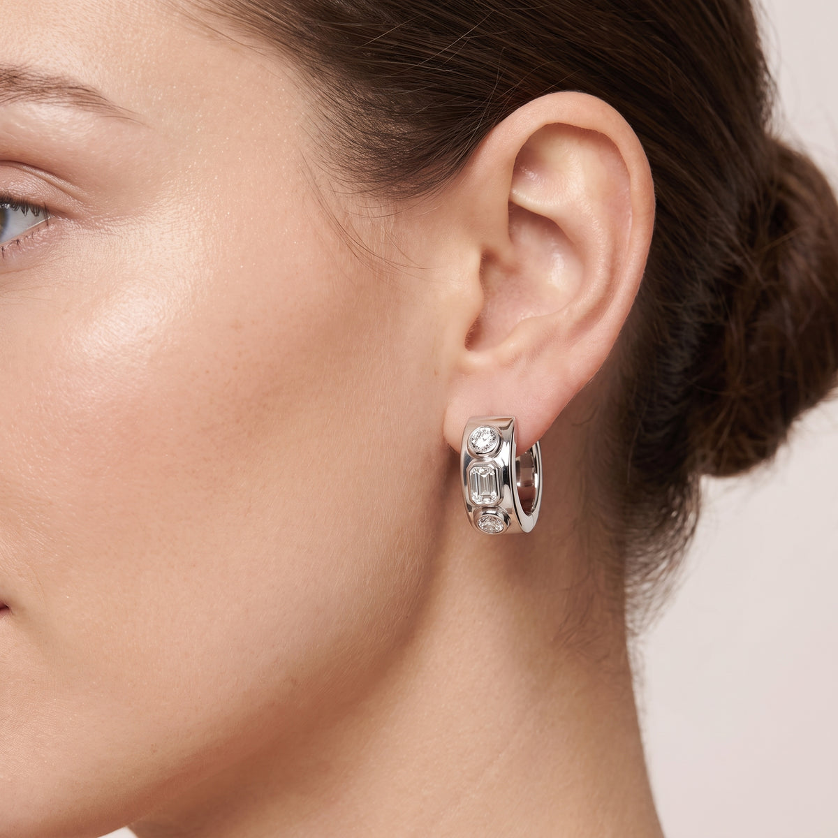 _lifestyle_image@SKU:E1675-LADE0010400DW #metal_silver+origin_lab-grown+quality_g-si