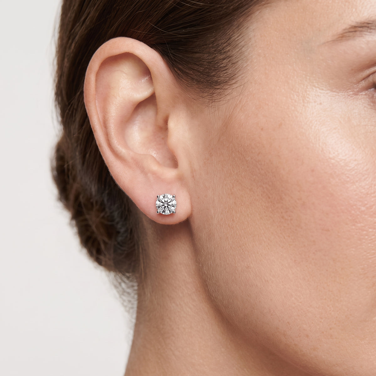 _lifestyle_image@SKU:E1900-LADR0100000PL #metal_silver+origin_lab-grown+quality_g-si