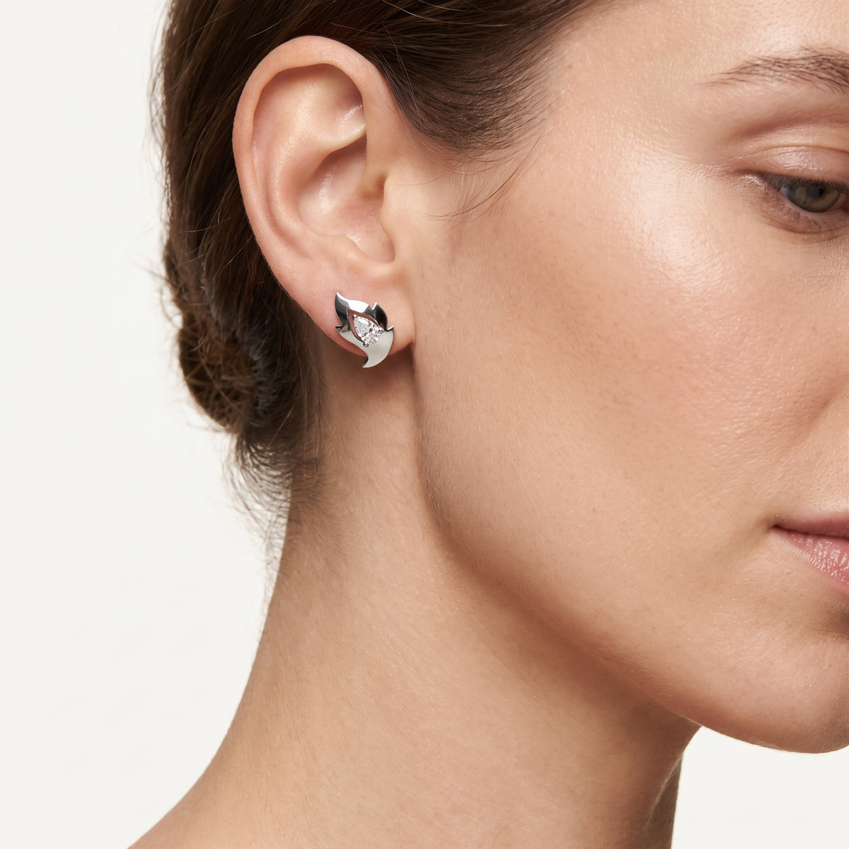 _lifestyle_image@SKU:E2149-LADR0050000DW #metal_silver+origin_lab-grown+quality_g-si