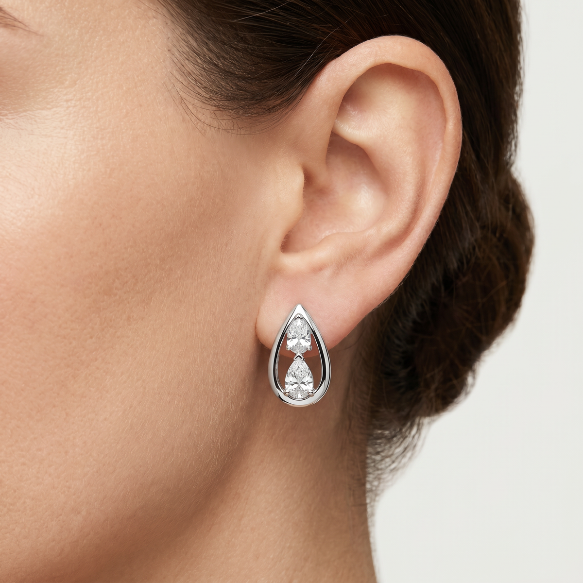 _lifestyle_image@SKU:E3800-LADD0100000DW #metal_silver+origin_lab-grown+quality_g-si
