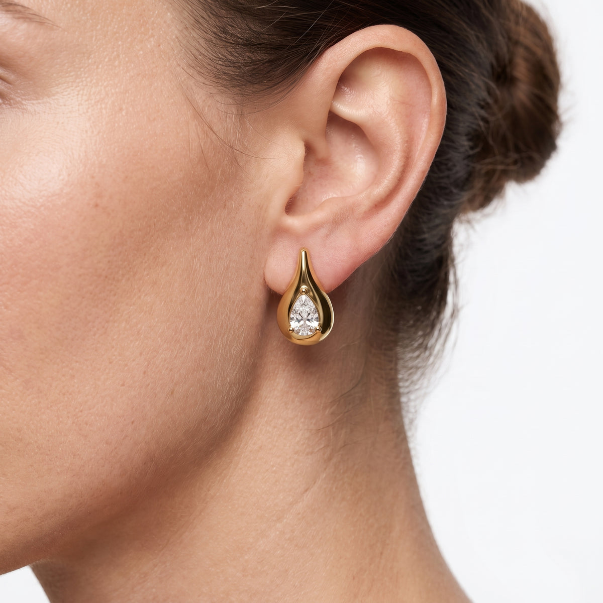_lifestyle_image@SKU:E3800-LADD0100000DY #metal_14k-yellow-gold-vermeil+origin_lab-grown+quality_g-si
