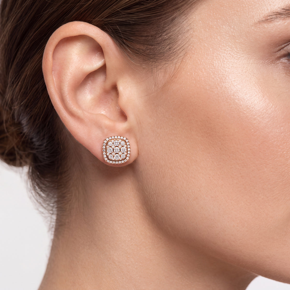 _lifestyle_image@SKU:E4963-LADR00990004P #metal_10k-rose-gold+origin_lab-grown+quality_g-si