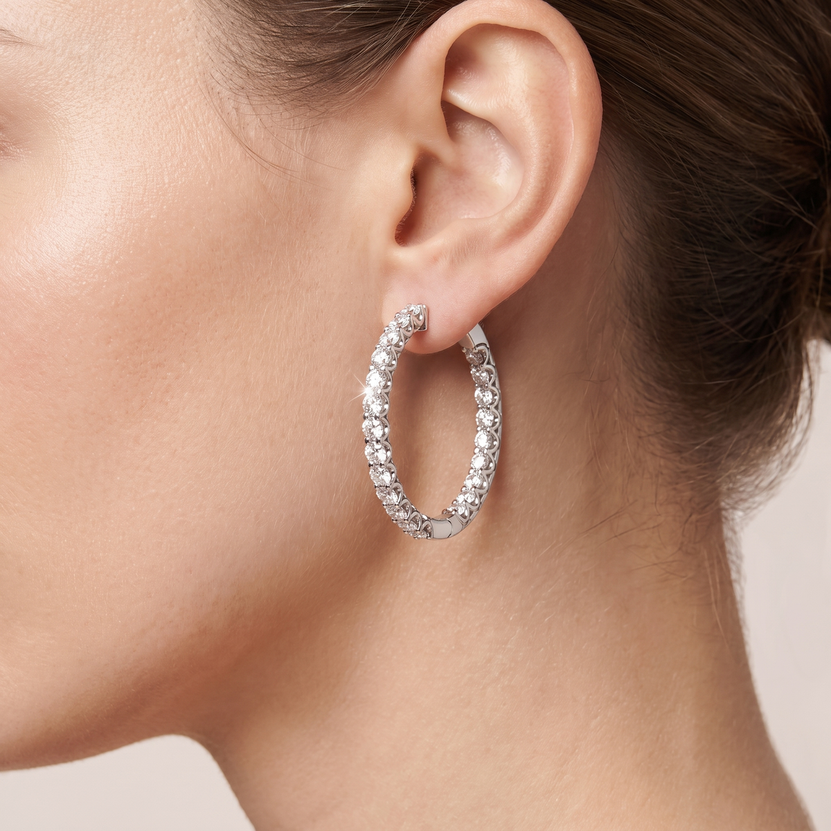 _lifestyle_image@SKU:E5054-LADR0298000DW #metal_silver+origin_lab-grown+quality_g-si
