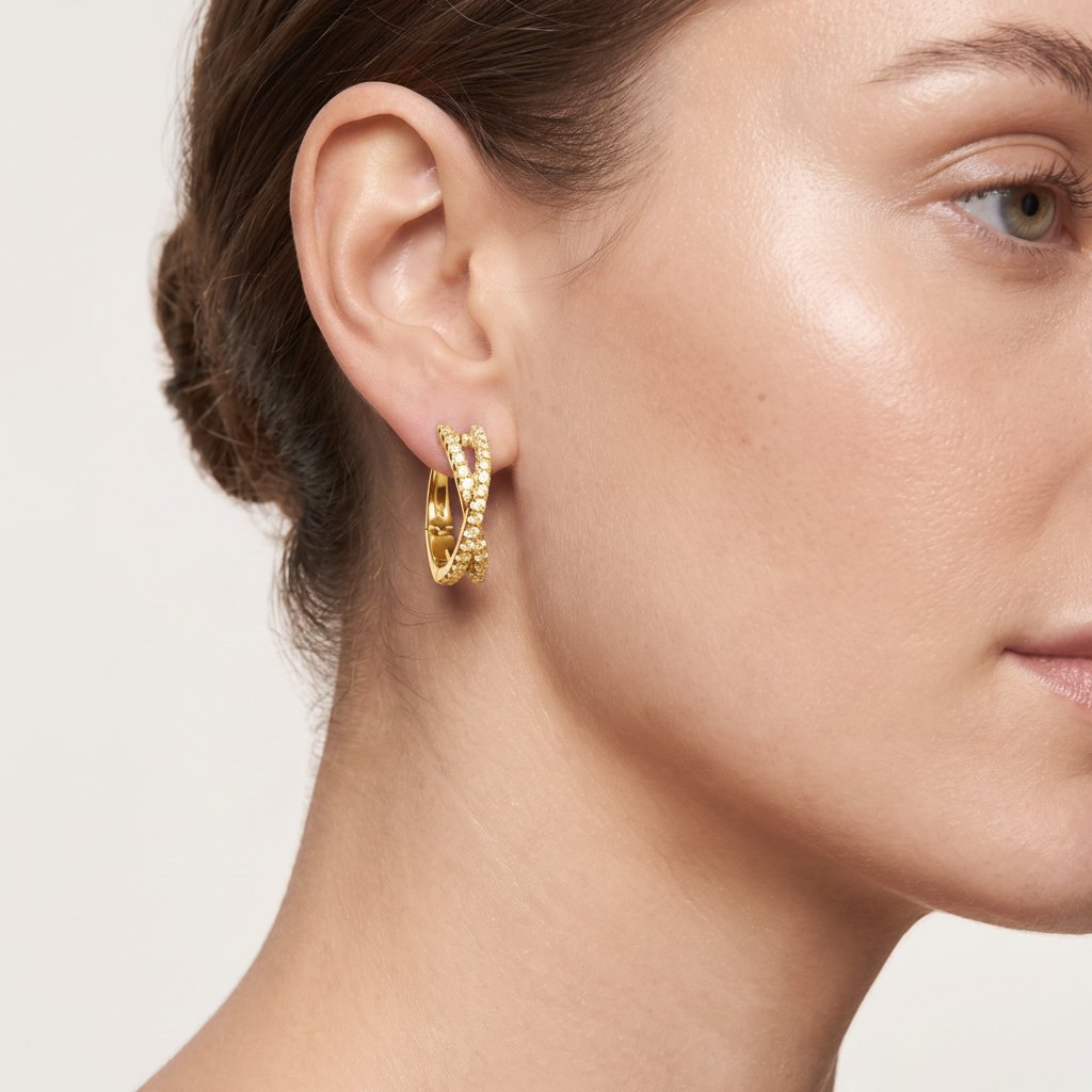 _lifestyle_image@SKU:E6586-LADR00520004Y #metal_10k-yellow-gold+origin_lab-grown+quality_g-si