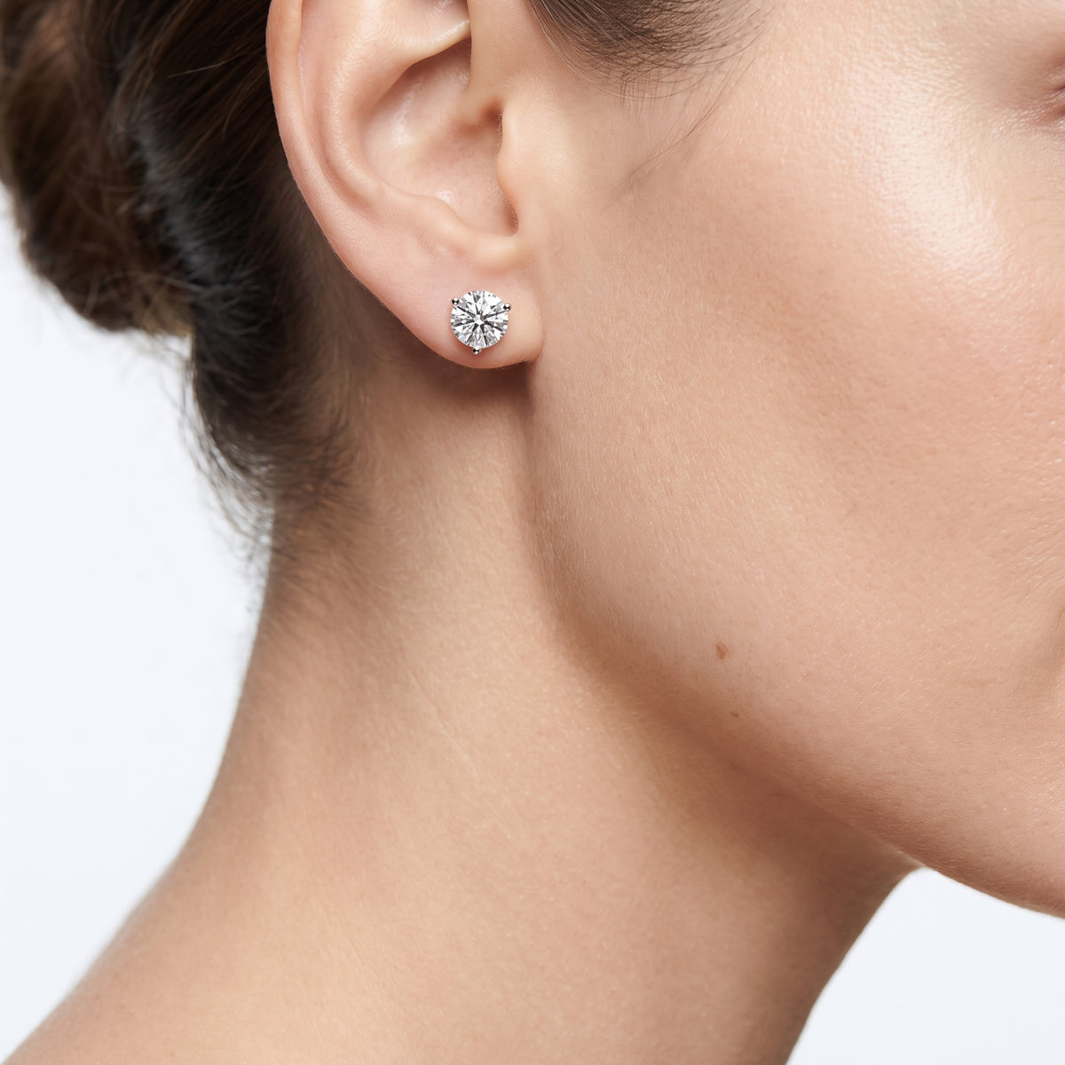 _lifestyle_image@SKU:E6950-LADR0300000DW #metal_silver+origin_lab-grown+quality_g-si