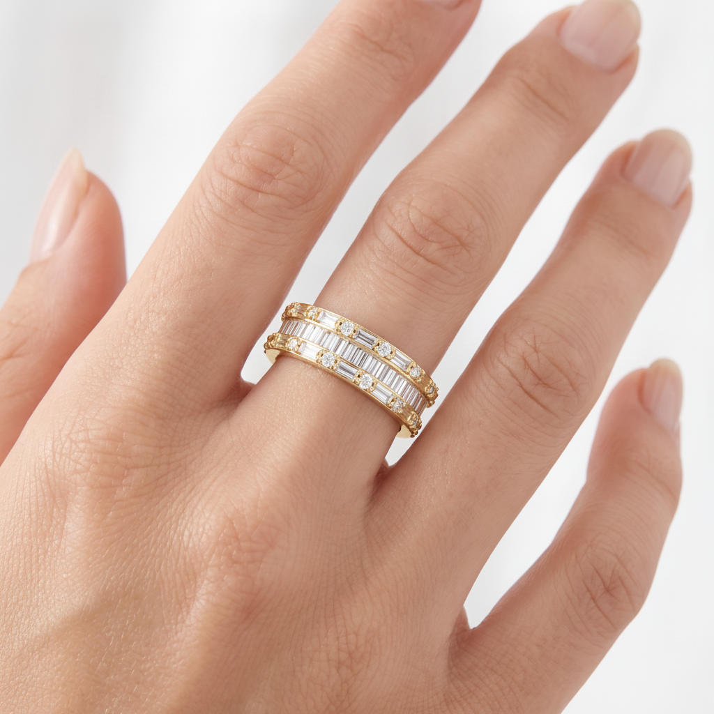 _lifestyle_image@SKU:F1138-LADB01000004Y #metal_10k-yellow-gold+origin_lab-grown+quality_g-si