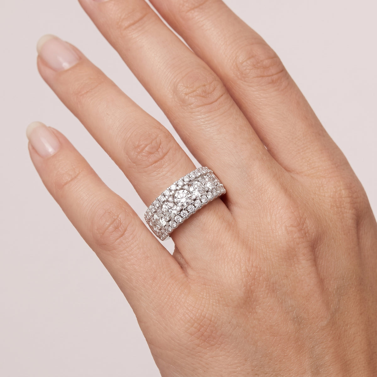 _lifestyle_image@SKU:F3071-LADR0140000DW #metal_silver+origin_lab-grown+quality_g-si
