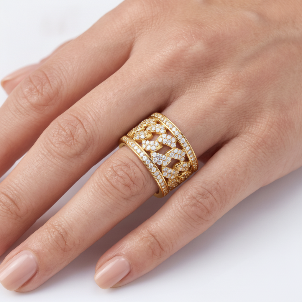 _lifestyle_image@SKU:F3080-LADR02010004Y #metal_10k-yellow-gold+origin_lab-grown+quality_g-si