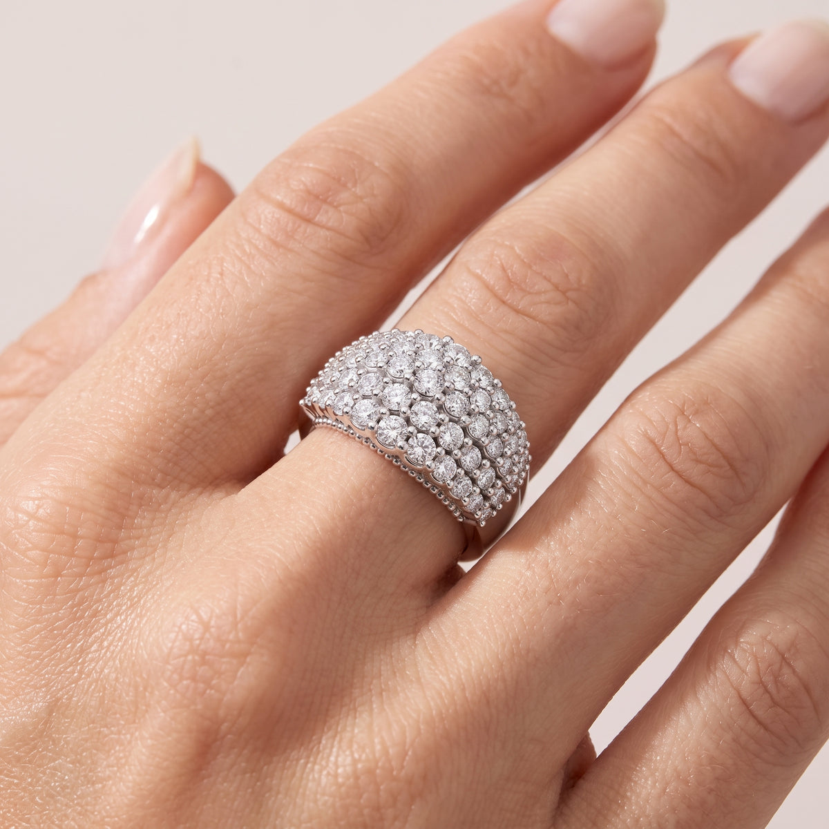 _lifestyle_image@SKU:F3479-LADR0199000DW #metal_silver+origin_lab-grown+quality_g-si