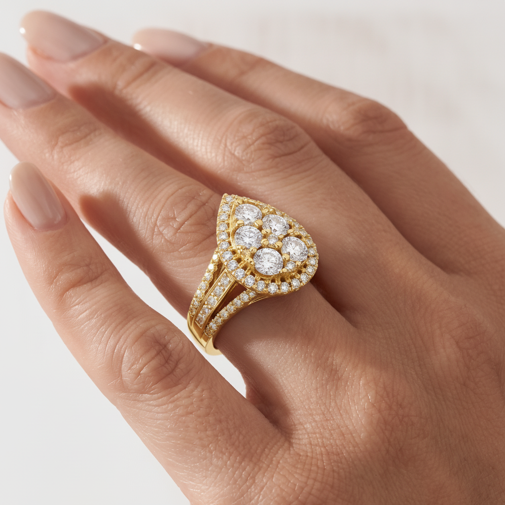 _lifestyle_image@SKU:F6786-LADR02990004Y #metal_10k-yellow-gold+origin_lab-grown+quality_g-si