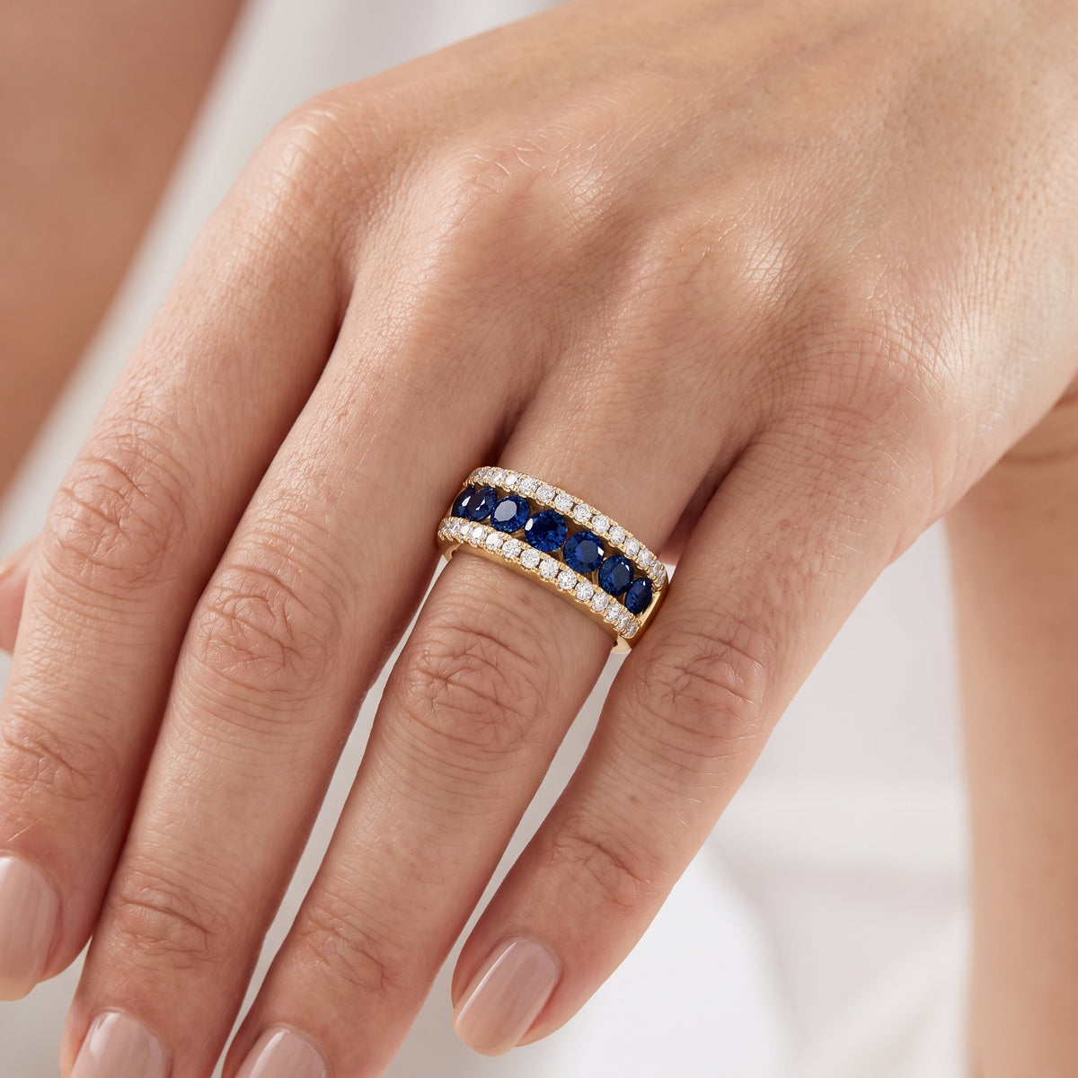 _lifestyle_image@SKU:F8437-LCSR0199000DY #metal_14k-yellow-gold-vermeil+origin_lab-created