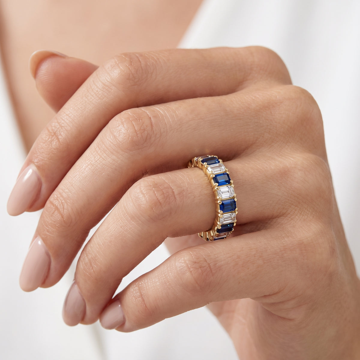 _lifestyle_image@SKU:G1731-NGSE02000004Y #metal_14k-yellow-gold+origin_lab-created