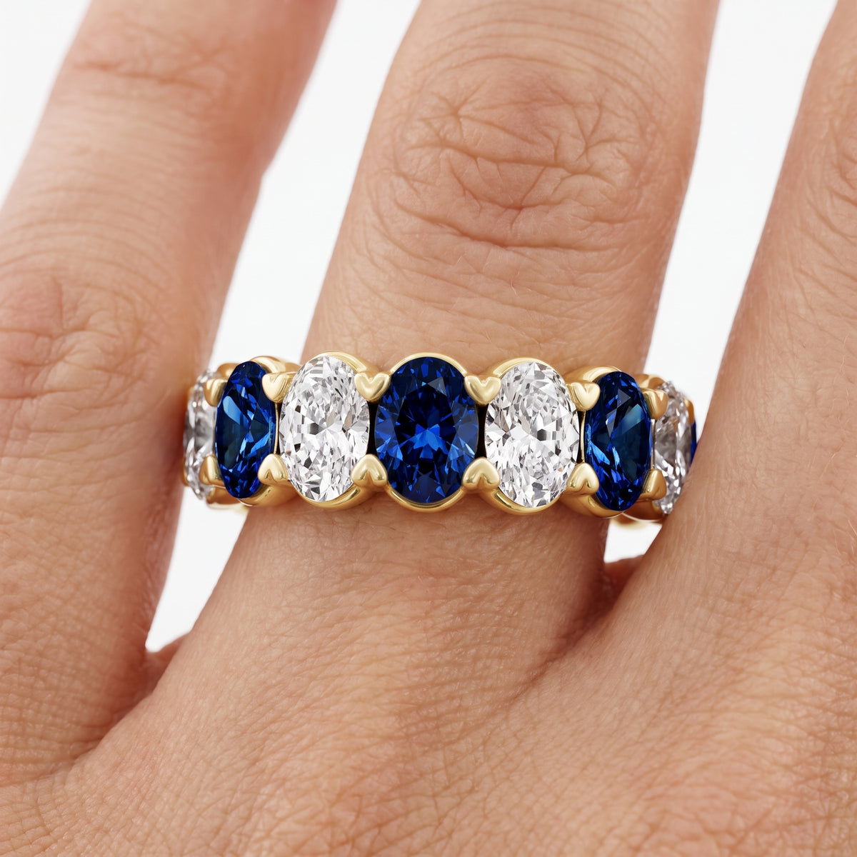 _lifestyle_image@SKU:G1732-NGSO05040004Y #metal_14k-yellow-gold+origin_lab-created