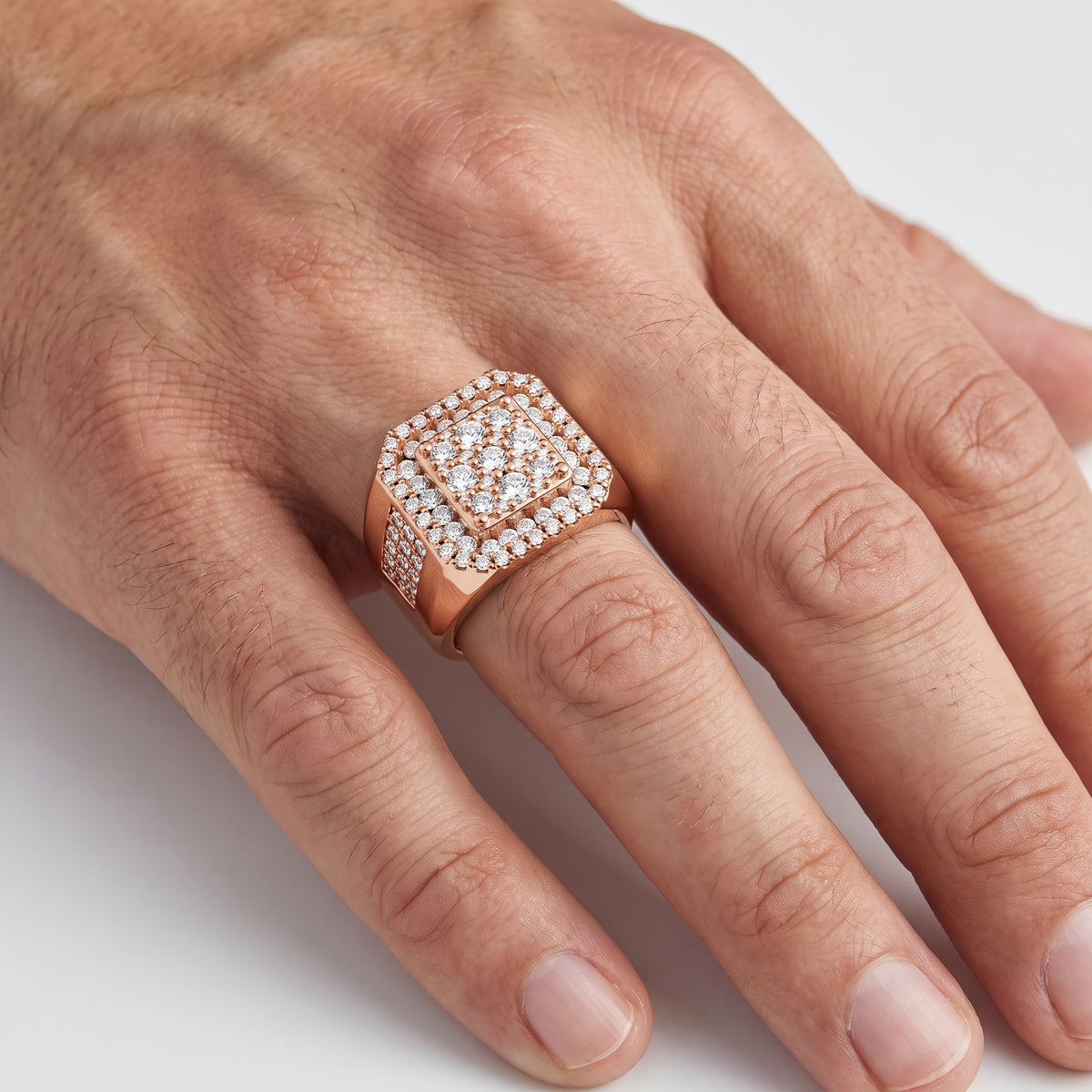 _lifestyle_image@SKU:G2879-LADR03020004P #metal_10k-rose-gold+origin_lab-grown+quality_g-si